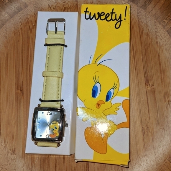 Yellow & Silver Tweety Bird Collectors Avon Watch 2007 NIB - Picture 1 of 6